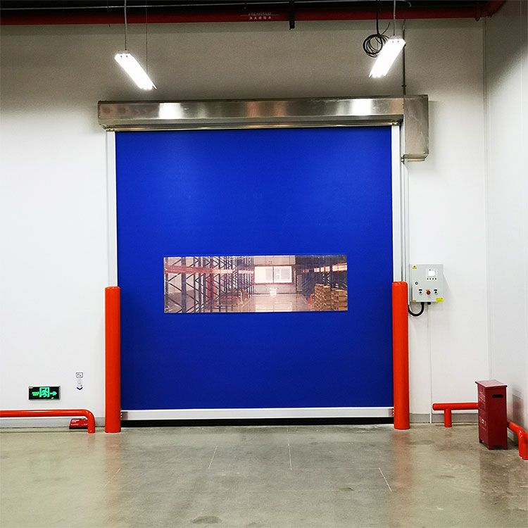 Precauções para o uso da porta de cortina macia